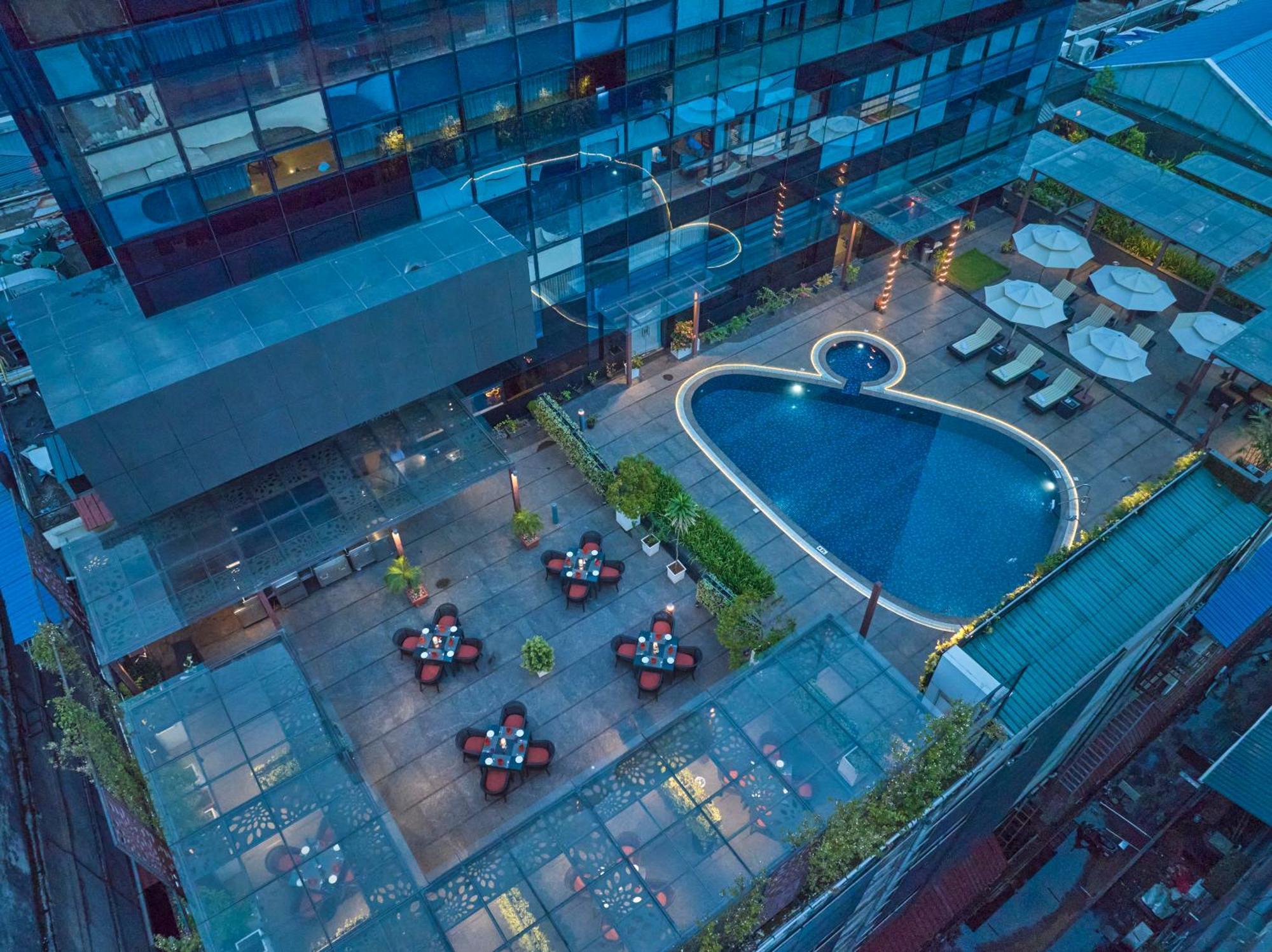 เดอะ ราวิซ คาลิกูต Hotel โคชิโคด ภายนอก รูปภาพ