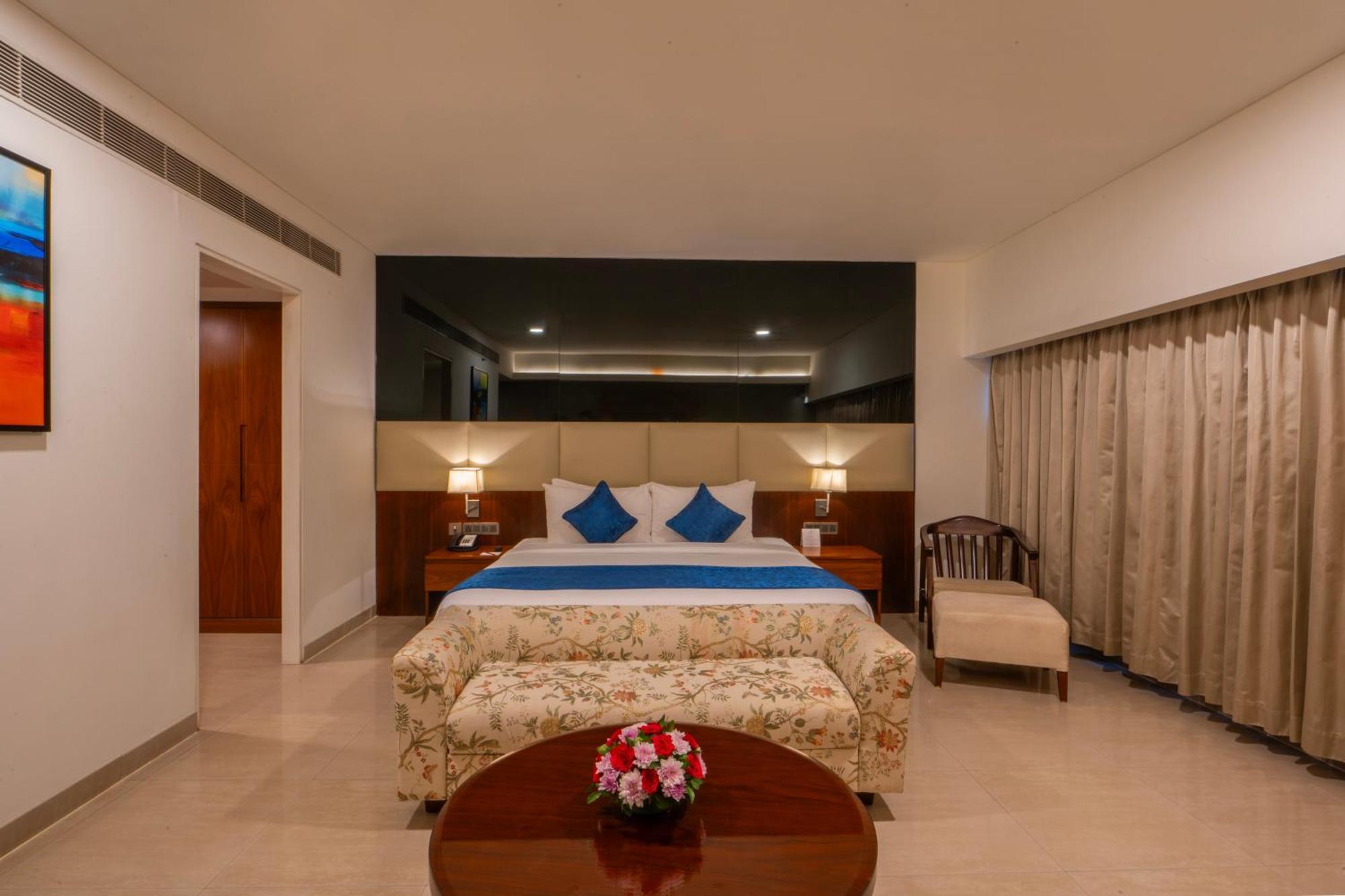 เดอะ ราวิซ คาลิกูต Hotel โคชิโคด ภายนอก รูปภาพ