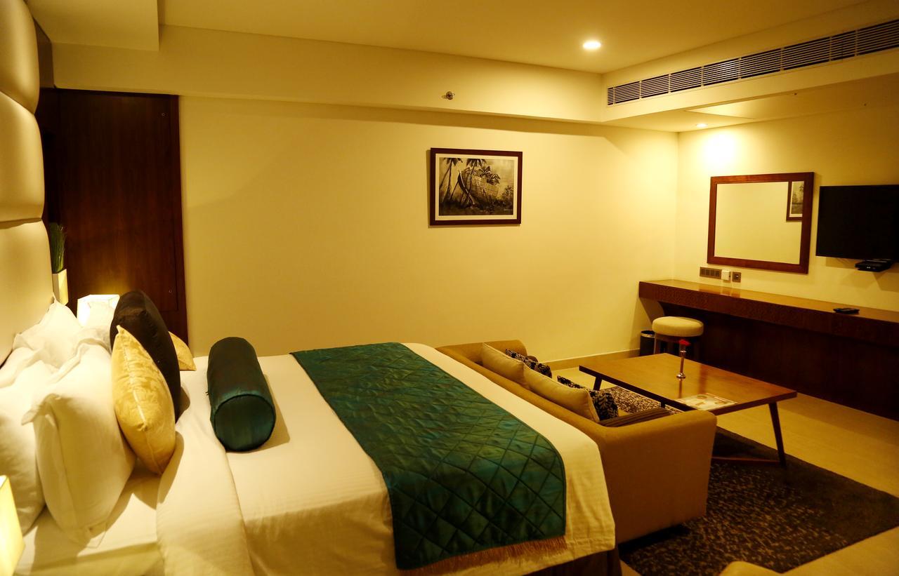 เดอะ ราวิซ คาลิกูต Hotel โคชิโคด ภายนอก รูปภาพ