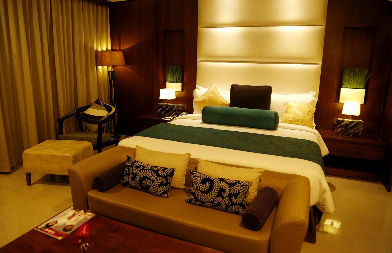 เดอะ ราวิซ คาลิกูต Hotel โคชิโคด ภายนอก รูปภาพ