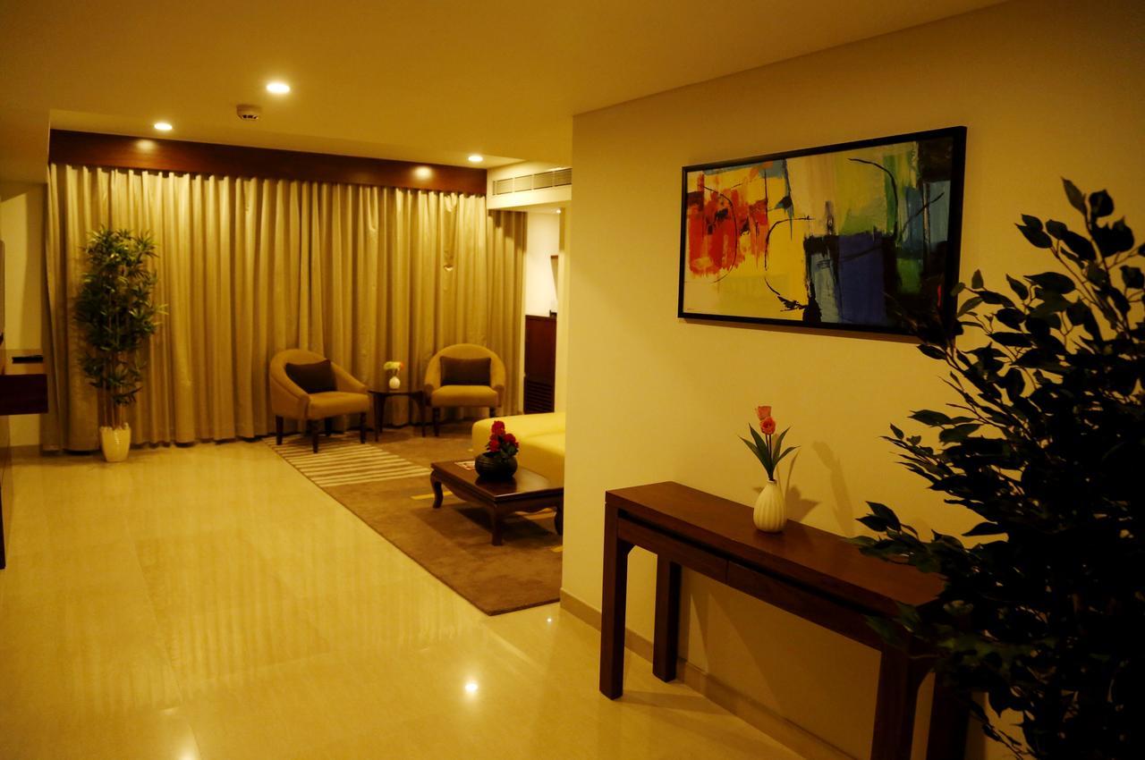 เดอะ ราวิซ คาลิกูต Hotel โคชิโคด ภายนอก รูปภาพ