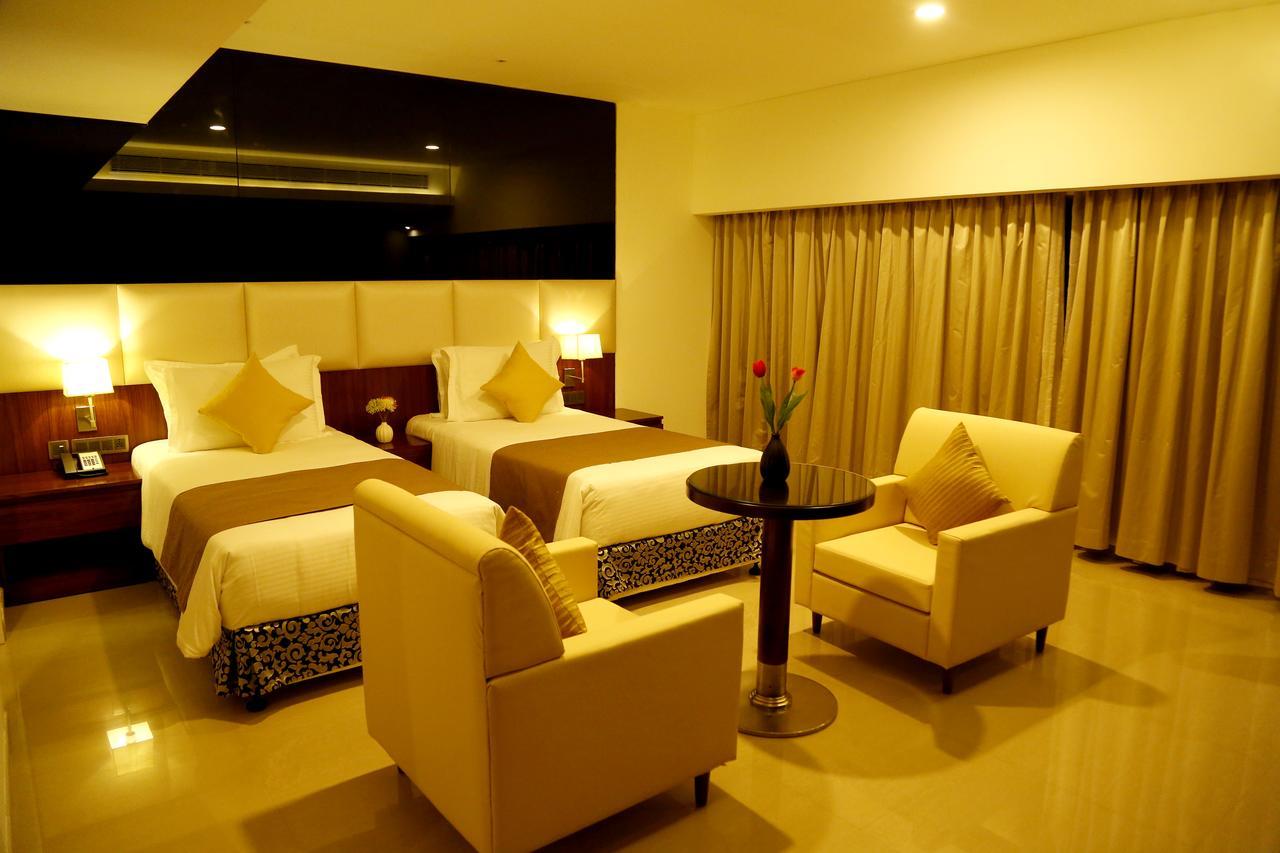 เดอะ ราวิซ คาลิกูต Hotel โคชิโคด ภายนอก รูปภาพ