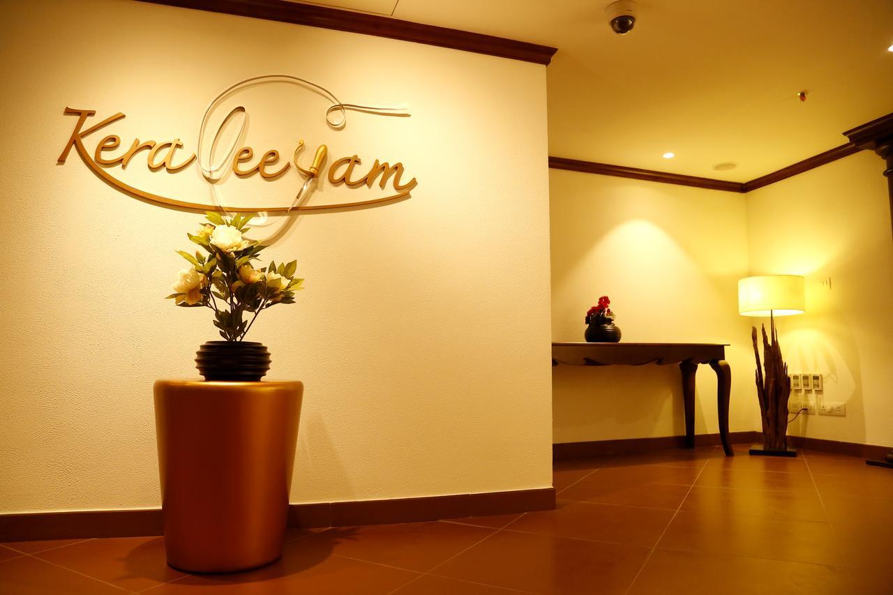 เดอะ ราวิซ คาลิกูต Hotel โคชิโคด ภายนอก รูปภาพ