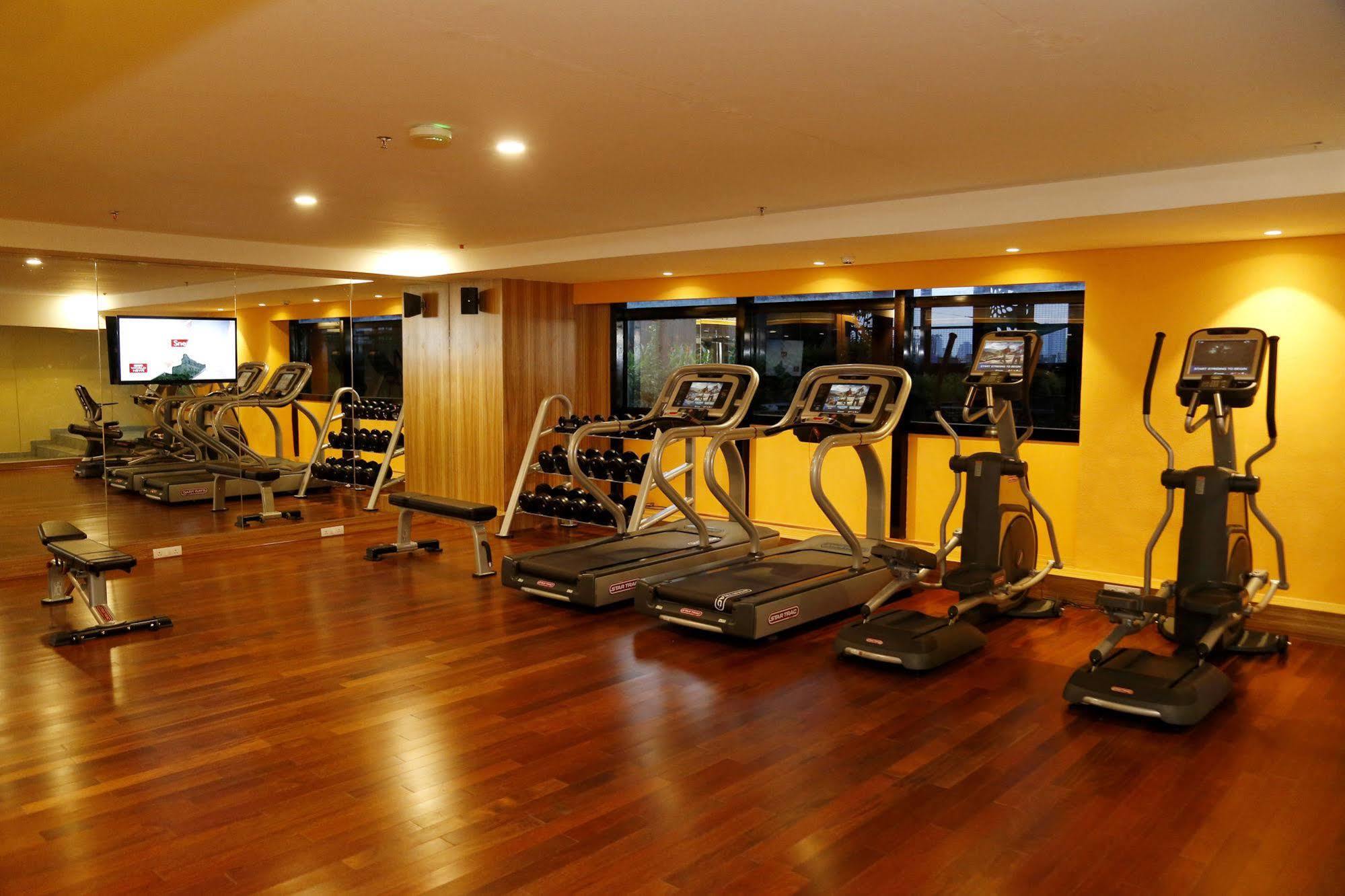 เดอะ ราวิซ คาลิกูต Hotel โคชิโคด ภายนอก รูปภาพ